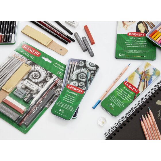 Derwent Academy Sketching Set