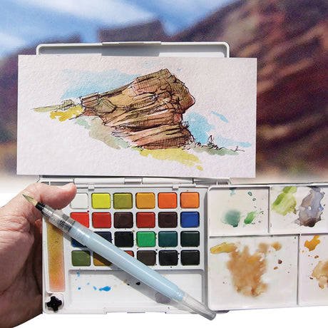 Sakura Koi Watercolour, 18-Color Set with Brush: Portable Palette for Creative Watercoloring